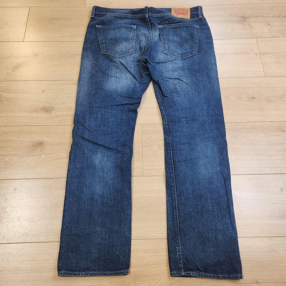 Levis 501 Jeans Mens 34x32 Blue Med Wash Button Fly Straight Denim Casual